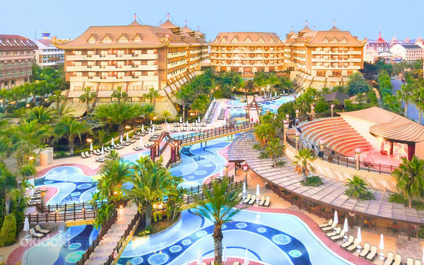 ROYAL DRAGON HOTEL