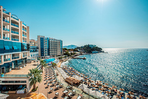 CHARISMA DE LUXE HOTEL (5 foto / 10)