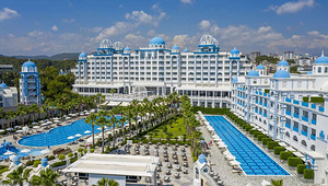 RUBI PLATINUM SPA RESORT & SUITES (1 foto / 10)