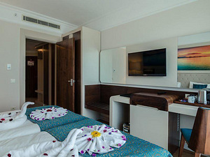 THE LUMOS DELUXE RESORT HOTEL & SPA (12 foto / 24)