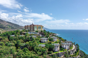 UTOPIA WORLD HOTEL (2 фото из 10)