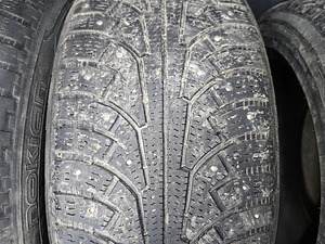 Naastrehvid Nokian 255/50 r19. 6-7mm 95%naaste alles (4 foto / 5)