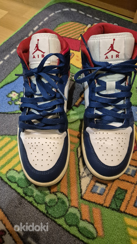 AIR JORDAN 1 MID УНИСЕКС - размер 38