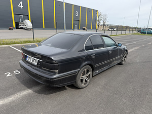 Запчасти для BMW 525 e39 (3 фото из 4)