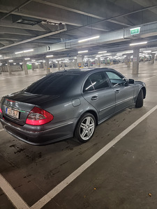 Mercedes-Benz E320 4Matic 165kw (6 foto / 8)