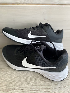 Кроссовки Nike 37,5 (1 фото из 4)