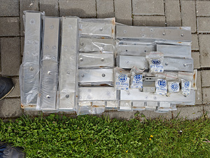 Alumiiniumist külgkinnitused piirdepaneelile 400 × 60 mm (3 foto / 8)