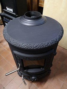 Malmkamin koos korstnaga / Cast iron fireplace with chimney, (2 foto / 3)