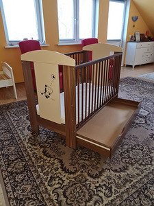 Детская кровать (2 фото из 3)