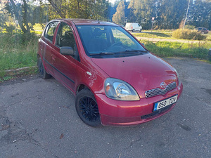 Toyota Yaris (1 foto / 5)