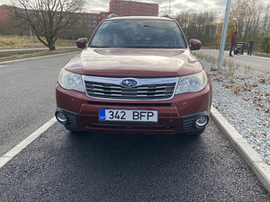 Subaru Forester 2009 2,5L (2 foto / 10)