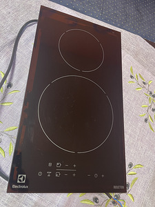 Pliidiplaat Electrolux, 2 x induktsioon, domino, 30 cm, must (1 foto / 2)
