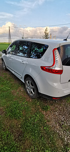 Renault Grand Scenic (2 foto / 3)