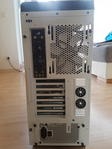 I7-7700K, 32GB DDR4, GTX 1080, Corsair 750W (3 foto / 7)