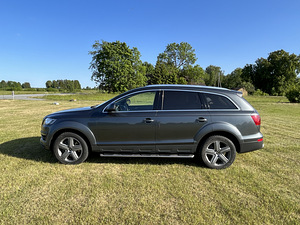 Audi Q7 Exclusive (6 фото из 15)