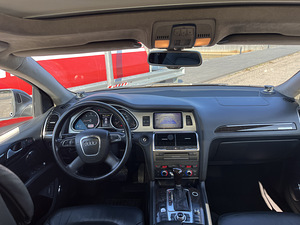 Audi Q7 Exclusive (9 фото из 15)