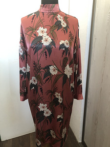 Женская одежда (3 фото из 6)
