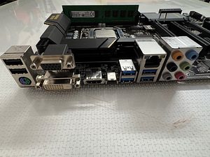 Intel i7 6700 + Gigabyte Z170 + 4GB RAM (6 foto / 8)