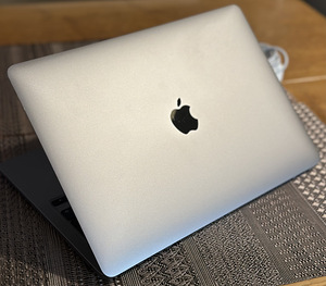 Apple Macbook Pro 13 M1 8/256GB Space Gray SWE (5 foto / 9)