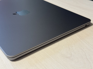 Apple Macbook Air 13 M3 16/512GB Space Gray ENG nagu uus! (4 foto / 8)