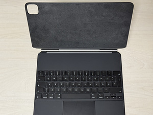 Apple iPad Pro 12.9 Magic Keyboard SWE must heas korras (1 foto / 5)