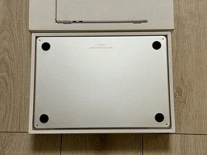 Apple Macbook Air 13 2024 M3 16/1TB Silver ENG nagu uus! (2 foto / 8)