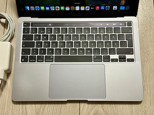 Apple Macbook Pro 13 M1 8/256GB Space Gray SWE heas korras. (2 foto / 7)