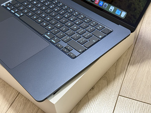 Apple Macbook Air 15 M3 2024 8/256 Midnight ENG, аккумулятор (3 фото из 7)