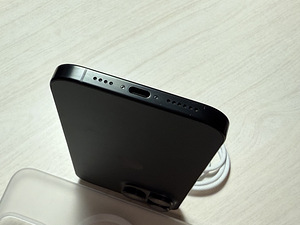 Apple iPhone 16 Pro Max Black Ti 256GB, garantii 05.2026. (5 foto / 10)