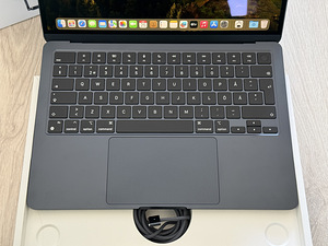 Apple Macbook Air 13 M3 8/512GB SWE как новый! Аккумулятор 1 (5 фото из 9)