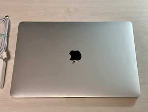 Apple Macbook Pro 13 2016 i5 16/512GB Silver SWE nagu uus! (1 foto / 7)