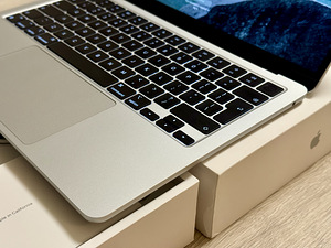 Apple Macbook Air 13 M2 8/256GB Silver SWE как новый. Аккумулятор 98% (4 фото из 8)