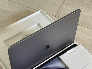 Apple iPad Air 13 M2 128GB SpG WiFi, как новый! аккумулятор (2 фото из 8)