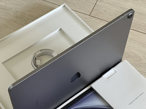 Apple iPad Air 13 M2 128GB SpG WiFi, как новый! аккумулятор (3 фото из 8)
