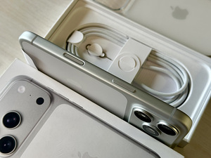 Apple iPhone 17 Pro Silver 256GB nagu uus! Aku 100%, cc 8 (3 foto / 10)