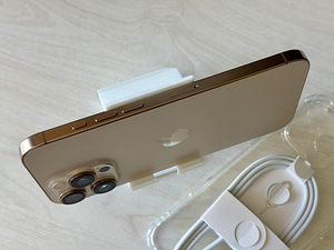 Apple iPhone 16 Pro Max Desert Ti 256GB nagu uus! Aku 94% (2 foto / 8)