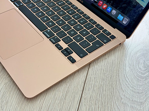Apple Macbook Air 13 M1 8/256GB Gold SWE, aku 90% (4 foto / 9)