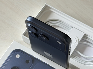 Apple iPhone 17 Pro Deep Blue 256GB новый! Гарантия 06.2027 (4 фото из 5)