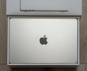 Apple Macbook Air 13 M4 16/256GB Silver ENG/RUS как новый! (1 фото из 8)