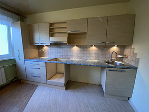 Köögimööbel kraanikausi ja õhupuhastiga (1 foto / 8)
