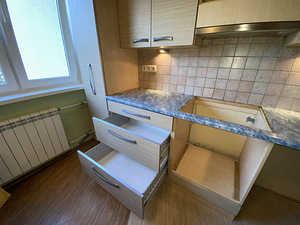 Köögimööbel kraanikausi ja õhupuhastiga (5 foto / 8)