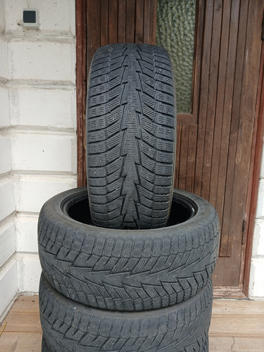 225/45/17 Hankook Winter I Cept IZ2