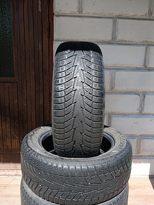 225/55/17 Hankook Winter I-Cept IZ2 (1 фото из 3)