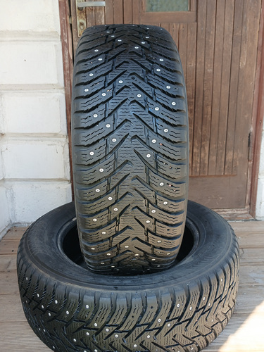 225/60/18 Nokian Hakkapeliitta 8 SUV