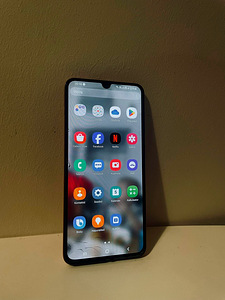 Samsung Galaxy A70 nutitelefon (1 foto / 3)