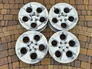 Alumiiniumveljed Jeep Wrangler (6 foto / 6)