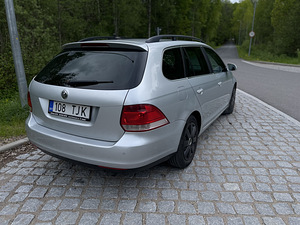 Volkswagen Golf Highline 2.0 103kW (4 foto / 12)