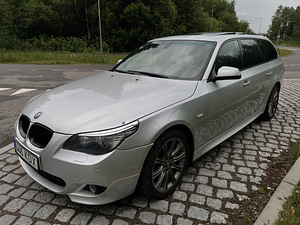BMW 530d 173kw Facelift M pakett Shadowline (2 foto / 15)