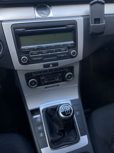 Volkswagen Passat Comfort 1.6 77kW (10 foto / 12)