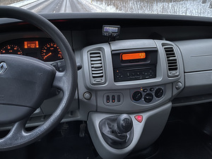 Renault Trafic Passenger 2,5 84KV (10 foto / 13)